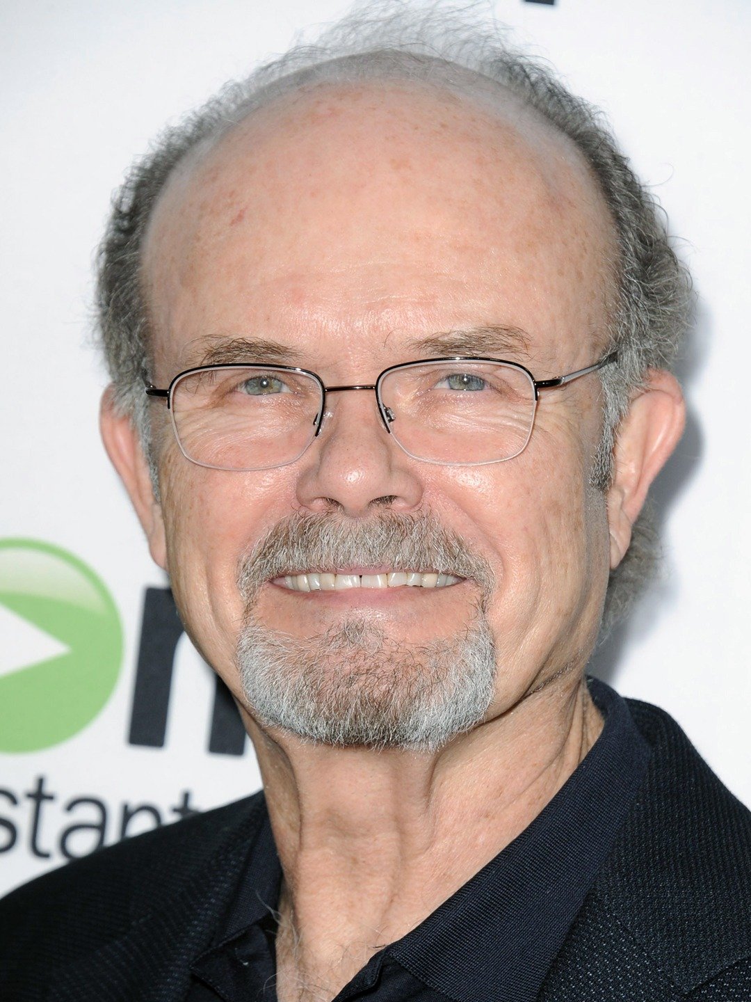 How tall is Kurtwood Smith?